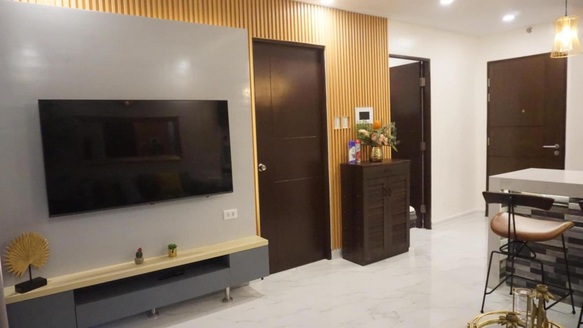 Deluxe Condo 2 Bedroom, 7Th Floor Room Bc In One Madison Tower 3, Megaworld Boulevard, Mandurriao Iloilo City, Philippines Bagian luar foto