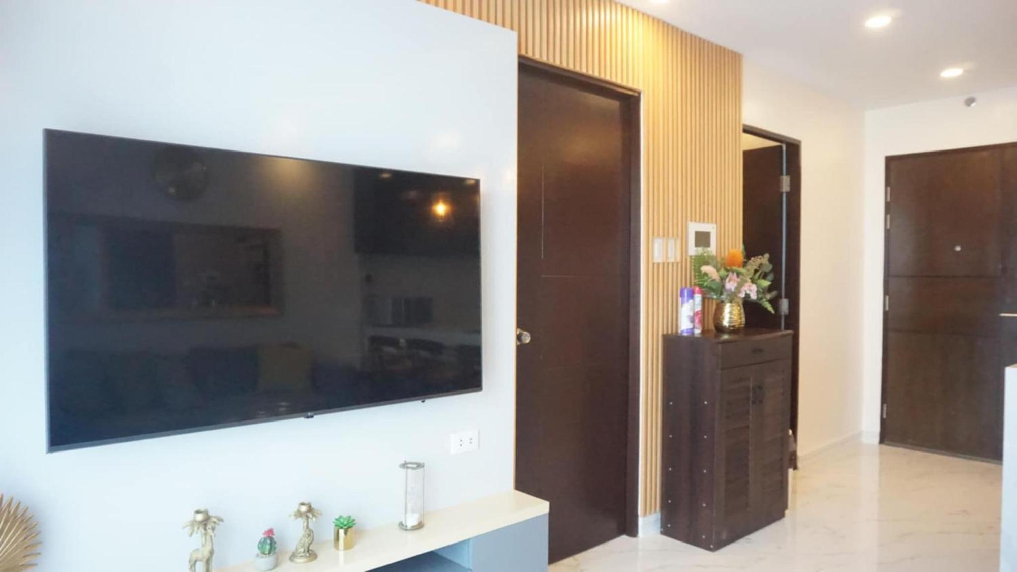 Deluxe Condo 2 Bedroom, 7Th Floor Room Bc In One Madison Tower 3, Megaworld Boulevard, Mandurriao Iloilo City, Philippines Bagian luar foto