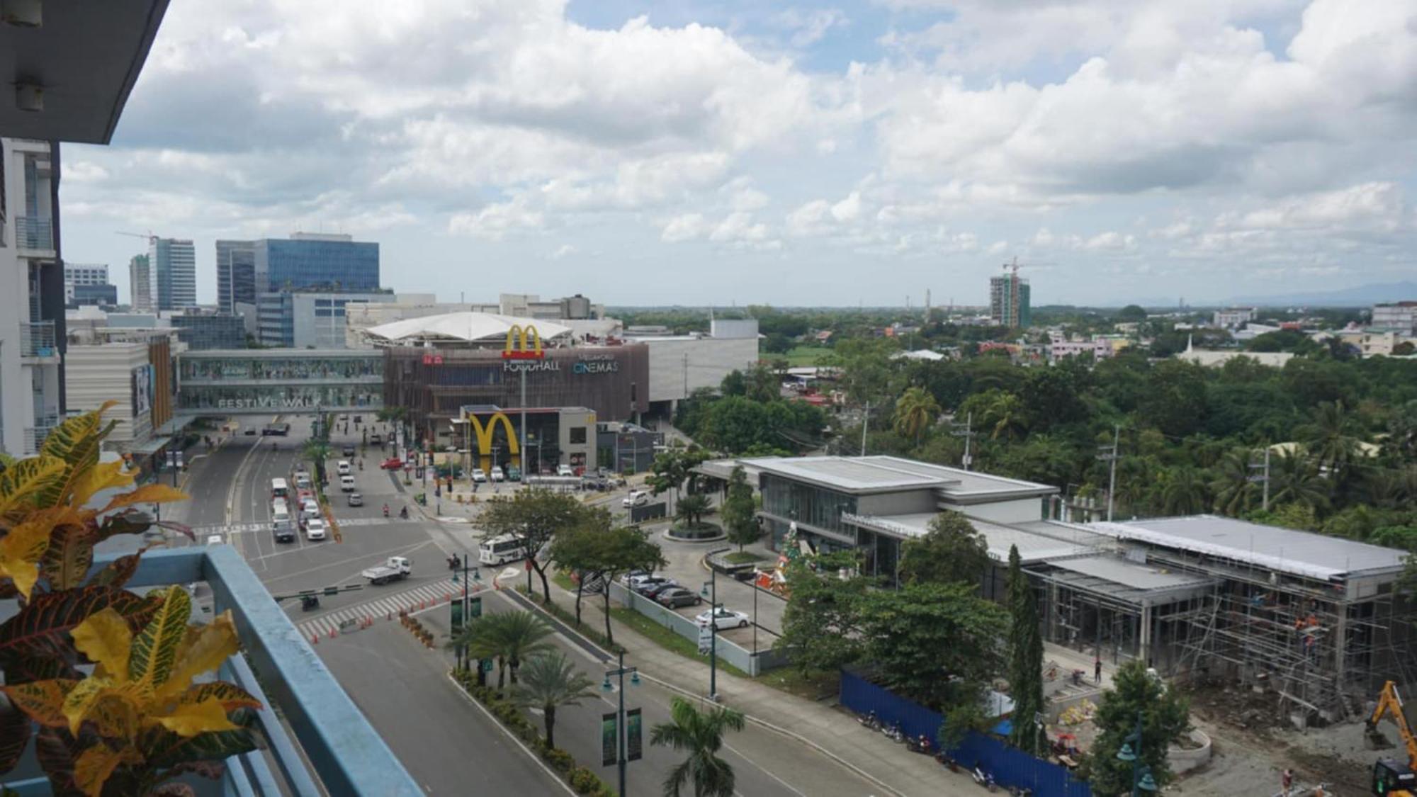 Deluxe Condo 2 Bedroom, 7Th Floor Room Bc In One Madison Tower 3, Megaworld Boulevard, Mandurriao Iloilo City, Philippines Bagian luar foto