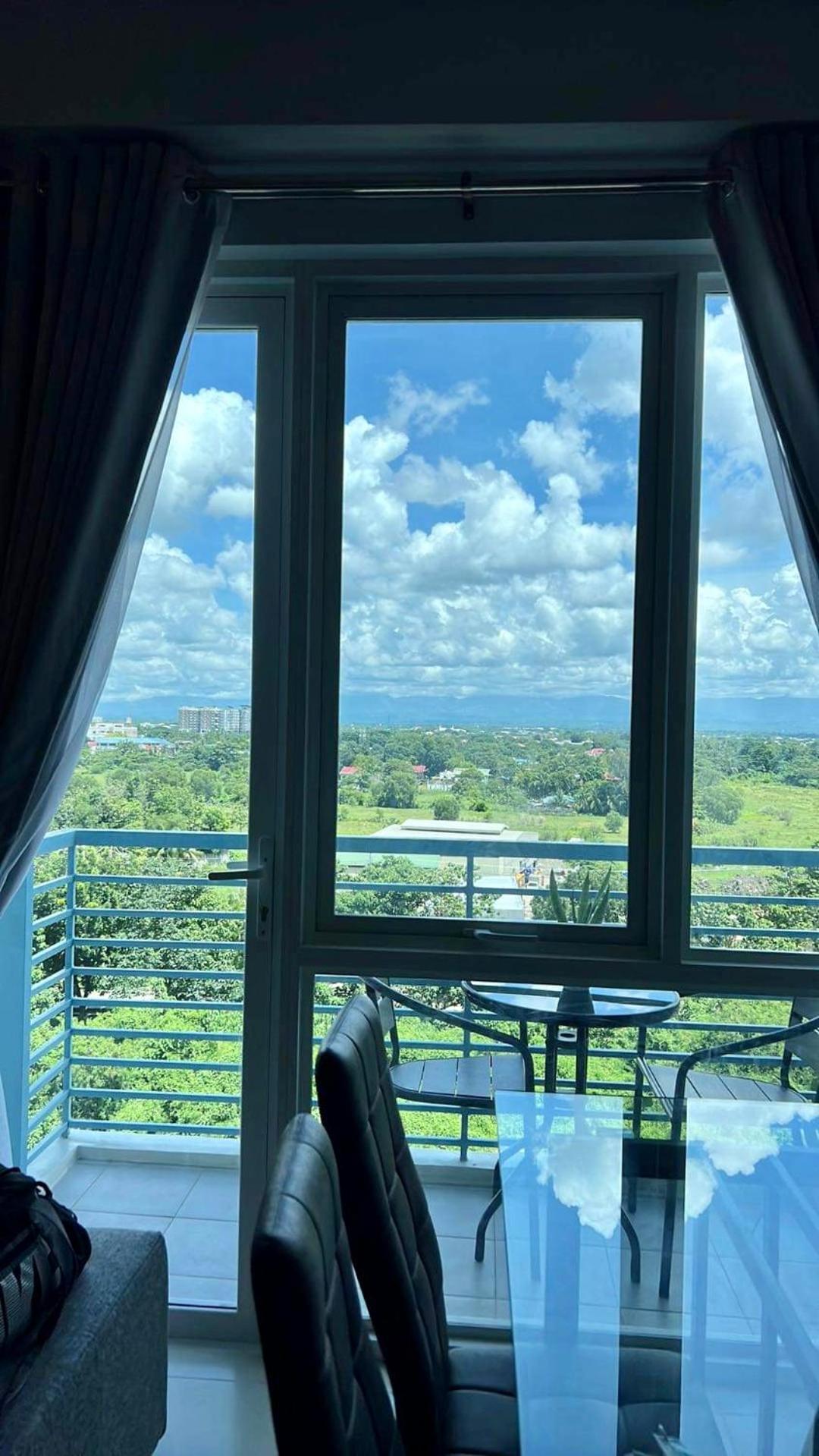 Deluxe Condo 2 Bedroom, 7Th Floor Room Bc In One Madison Tower 3, Megaworld Boulevard, Mandurriao Iloilo City, Philippines Bagian luar foto