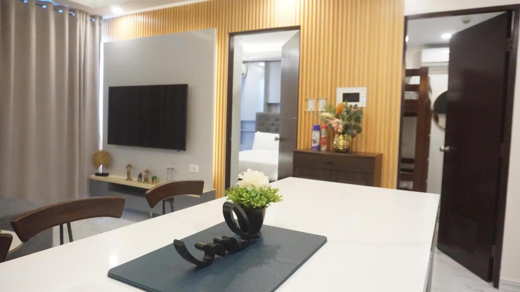 Deluxe Condo 2 Bedroom, 7Th Floor Room Bc In One Madison Tower 3, Megaworld Boulevard, Mandurriao Iloilo City, Philippines Bagian luar foto