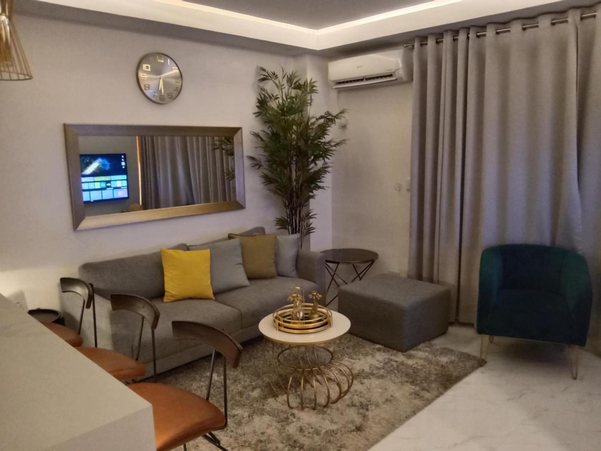Deluxe Condo 2 Bedroom, 7Th Floor Room Bc In One Madison Tower 3, Megaworld Boulevard, Mandurriao Iloilo City, Philippines Bagian luar foto