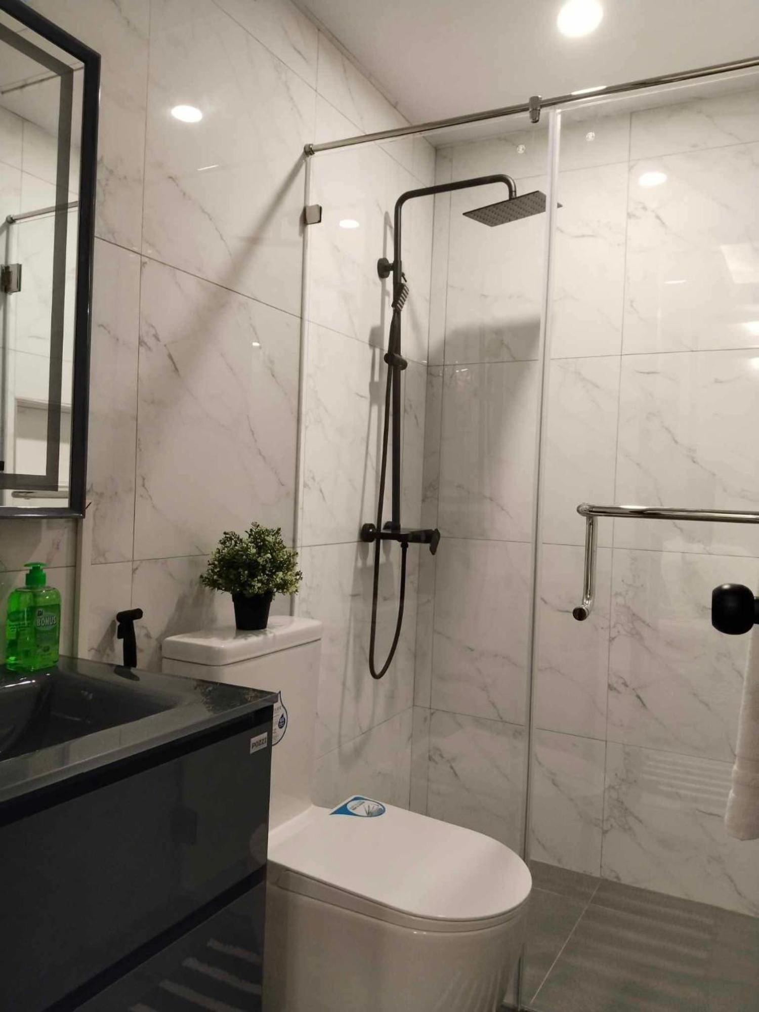 Deluxe Condo 2 Bedroom, 7Th Floor Room Bc In One Madison Tower 3, Megaworld Boulevard, Mandurriao Iloilo City, Philippines Bagian luar foto