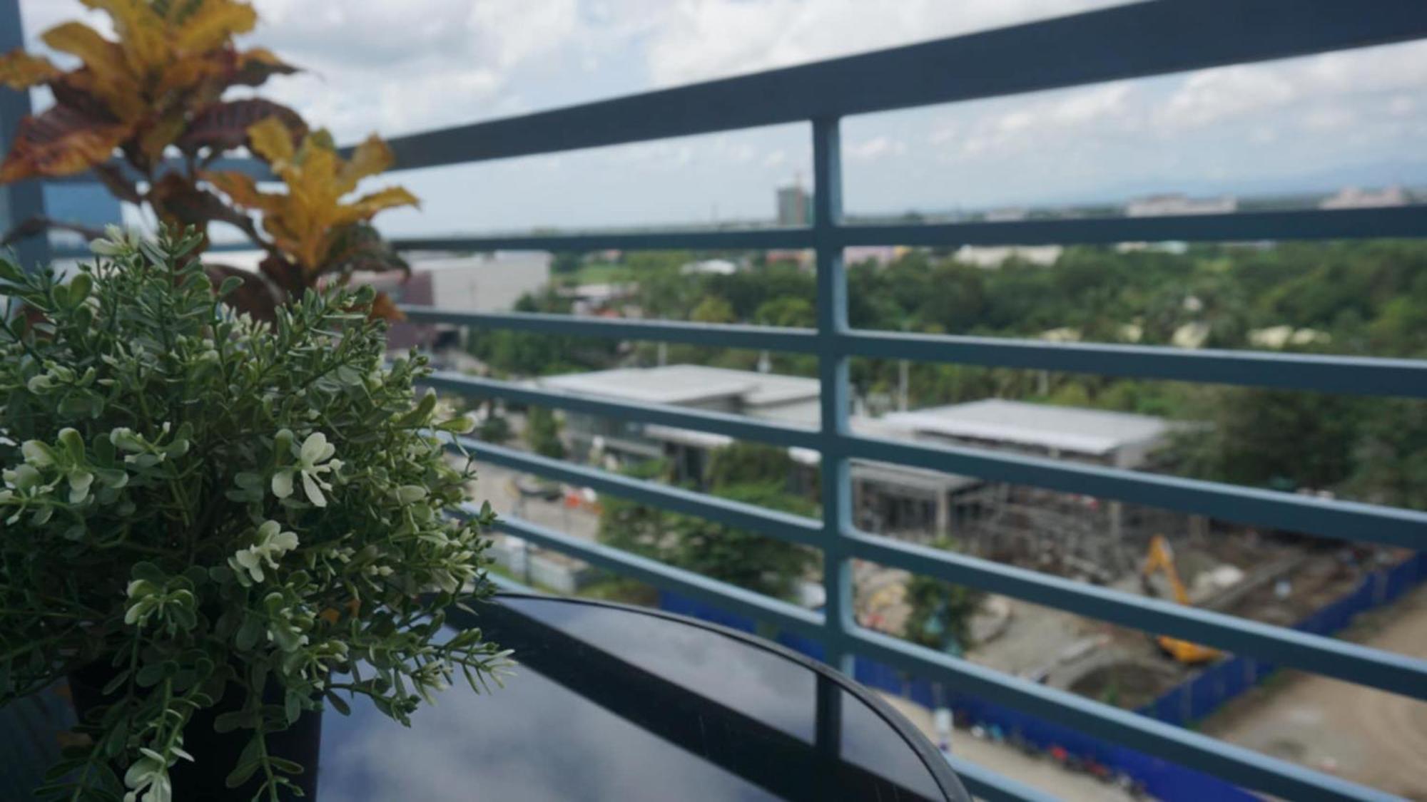 Deluxe Condo 2 Bedroom, 7Th Floor Room Bc In One Madison Tower 3, Megaworld Boulevard, Mandurriao Iloilo City, Philippines Bagian luar foto