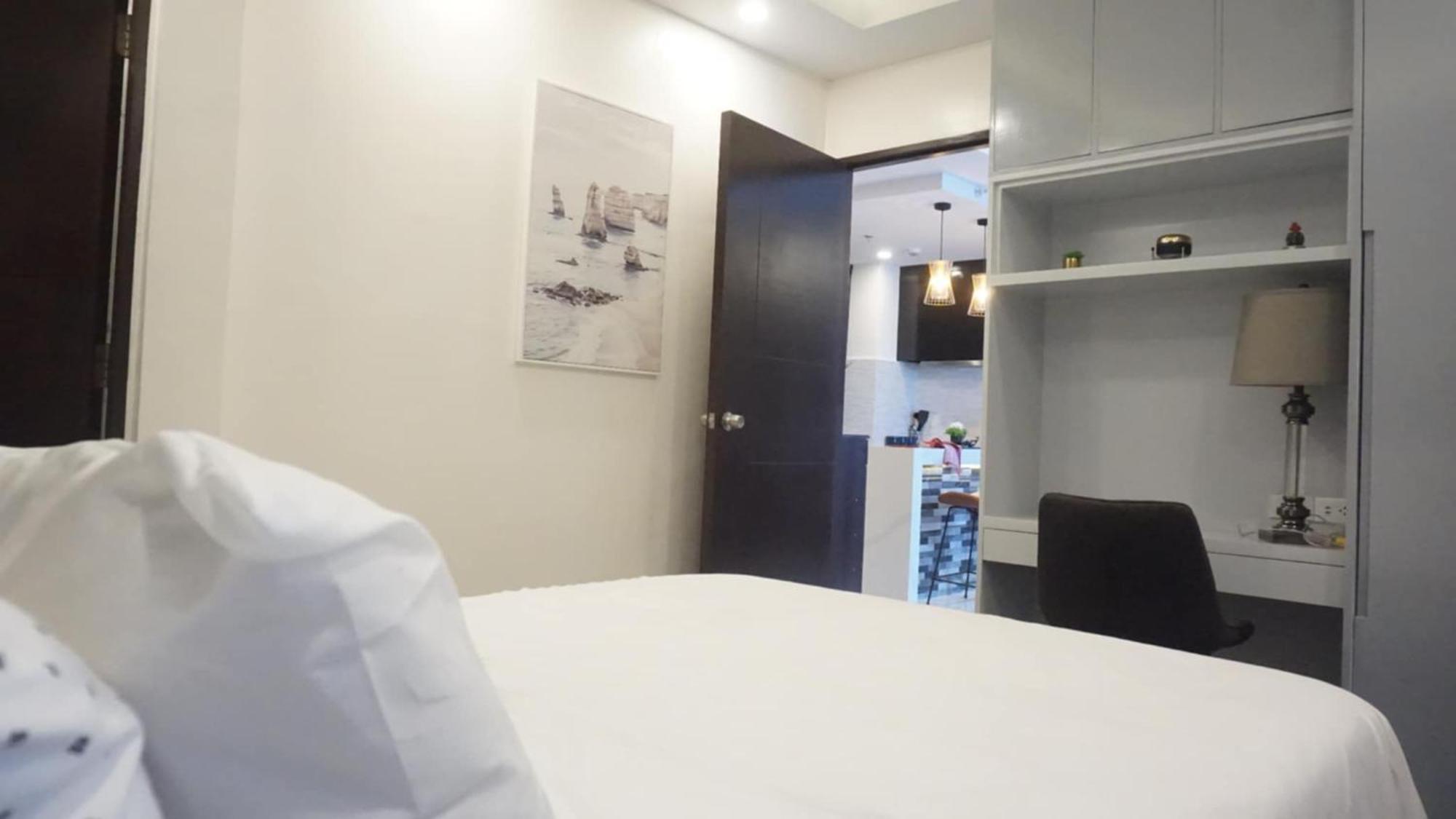 Deluxe Condo 2 Bedroom, 7Th Floor Room Bc In One Madison Tower 3, Megaworld Boulevard, Mandurriao Iloilo City, Philippines Bagian luar foto